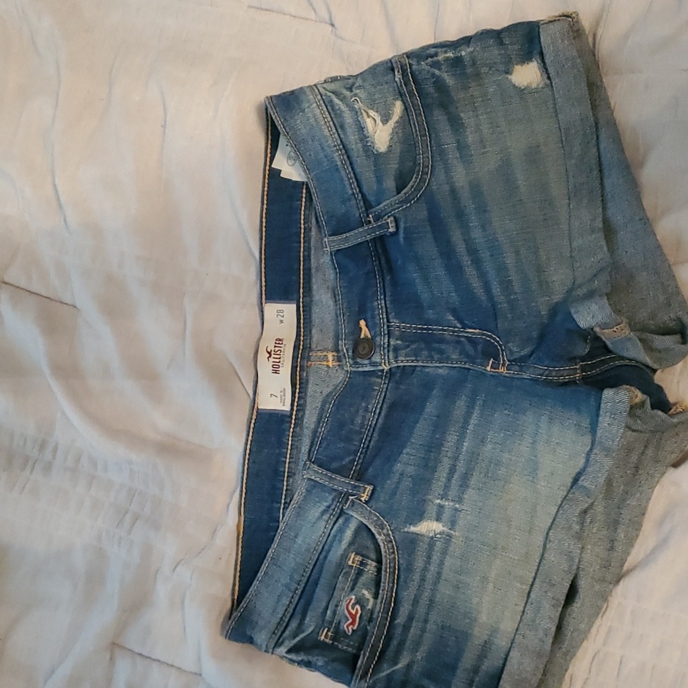 Hollister jean shorts size 28
